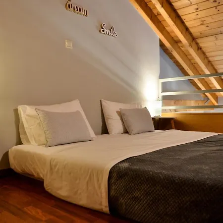 Historic Center Nest For 3 Kalamata